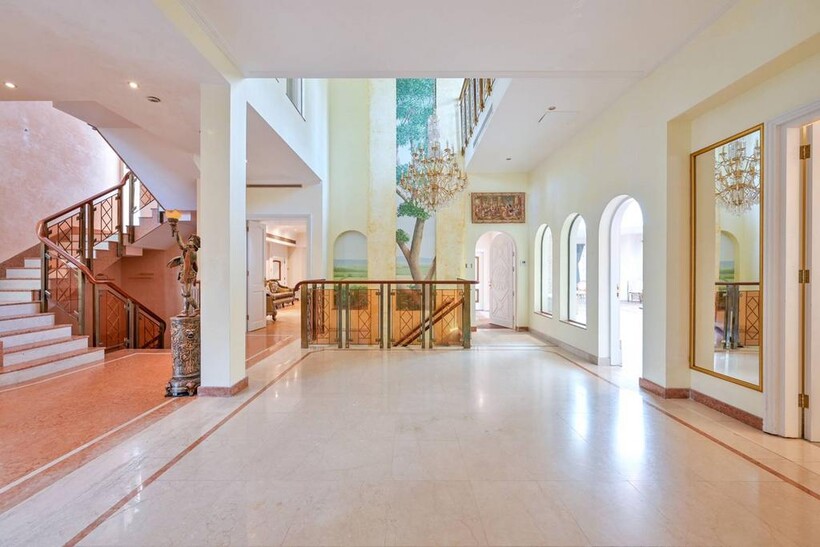 PEMBROKE GARDENS, LONDON, W8... 8 bed detached house to rent - £150,003 pcm (£34,616 pw)