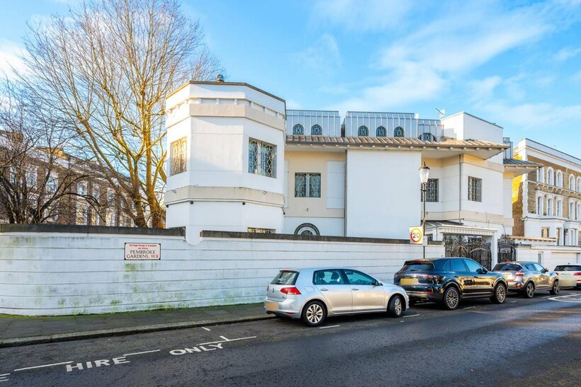 PEMBROKE GARDENS, LONDON, W8... 8 bed detached house to rent - £80,002 pcm (£18,462 pw)