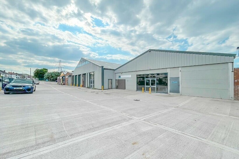 Church Lane, West Bromwich, West... Property to rent - £2,188 pcm (£505 pw)