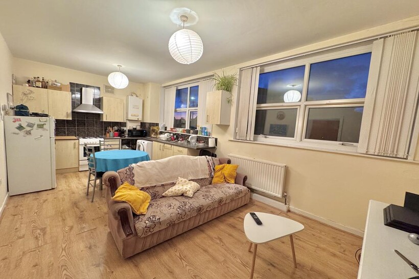  Roundhay Road, Leeds LS8 1 bed flat to rent - £675 pcm (£156 pw)
