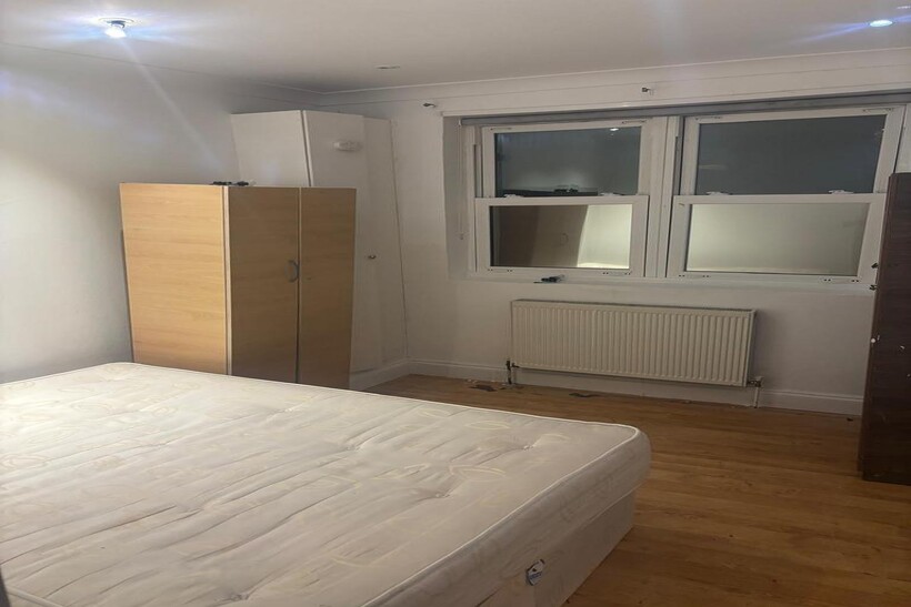 Lancaster Road, Uxbridge UB8 1 bed flat to rent - £1,225 pcm (£283 pw)