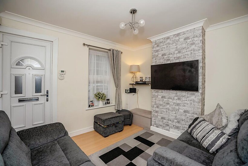 Waldeck Road, Dartford DA1 3 bed terraced house to rent - £1,650 pcm (£381 pw)