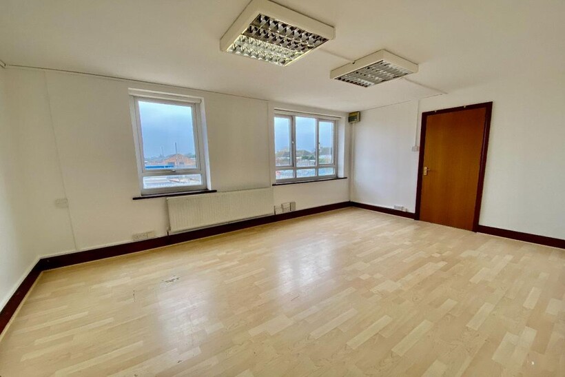 Elms House, Church Road Property to rent - £550 pcm (£127 pw)