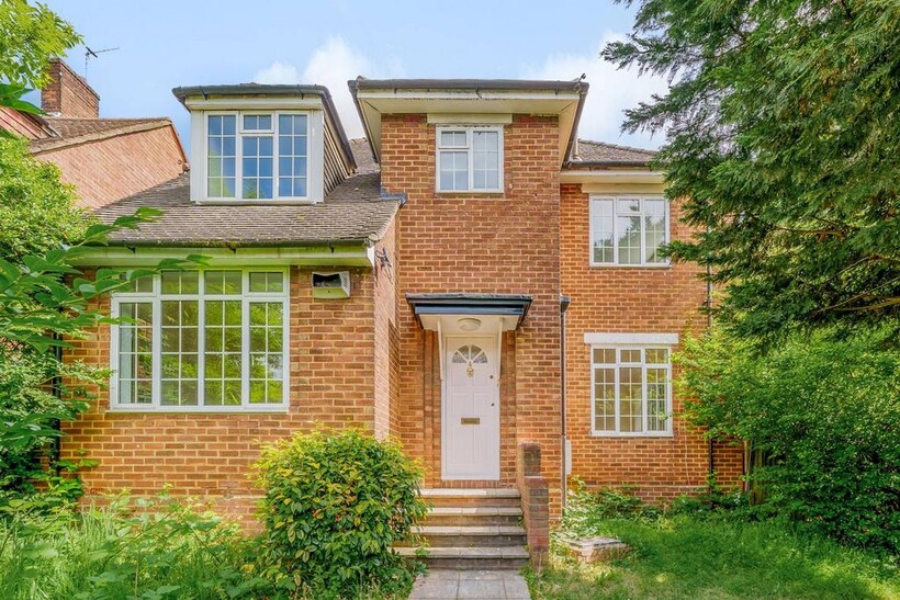 Mayfields Close, Wembley Park... 3 bed detached house to rent - £6,067 pcm (£1,400 pw)