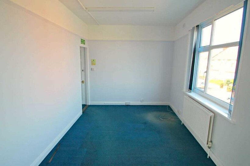 High Road West, Felixstowe IP11 Property to rent - £833 pcm (£192 pw)