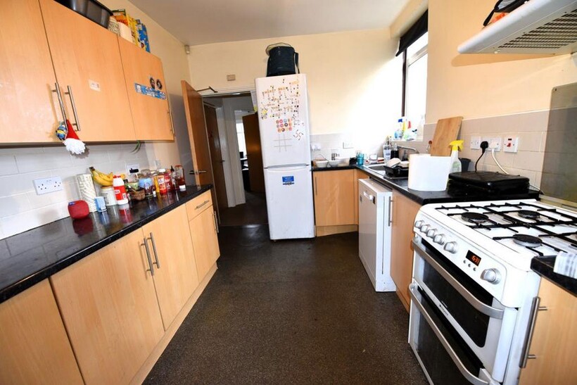 St Anns Lane 5 bed house to rent - £2,492 pcm (£575 pw)
