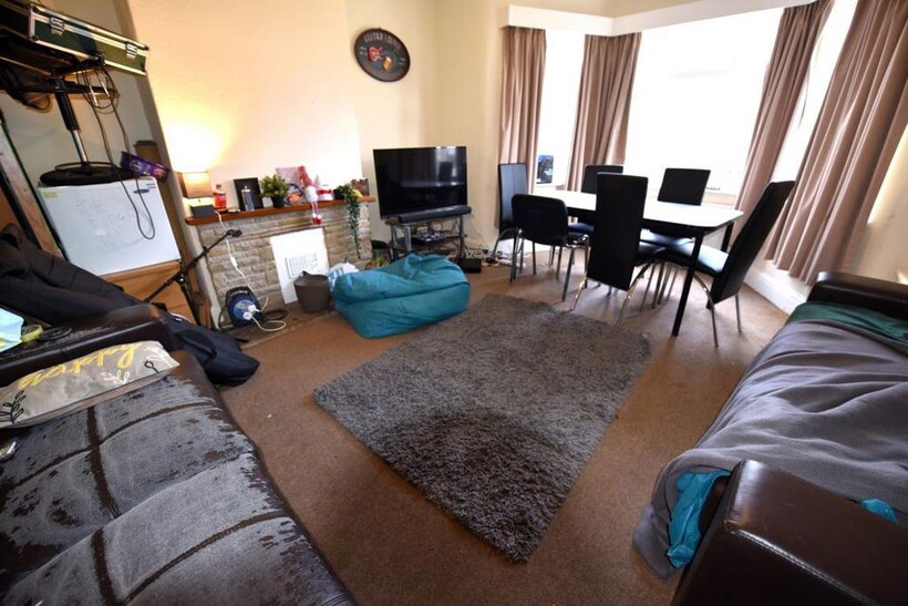 St Anns Lane 5 bed house to rent - £2,492 pcm (£575 pw)