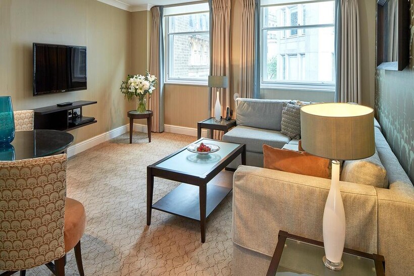 CCH Deluxe-1-Bedroom CBlock-Reception.jpg