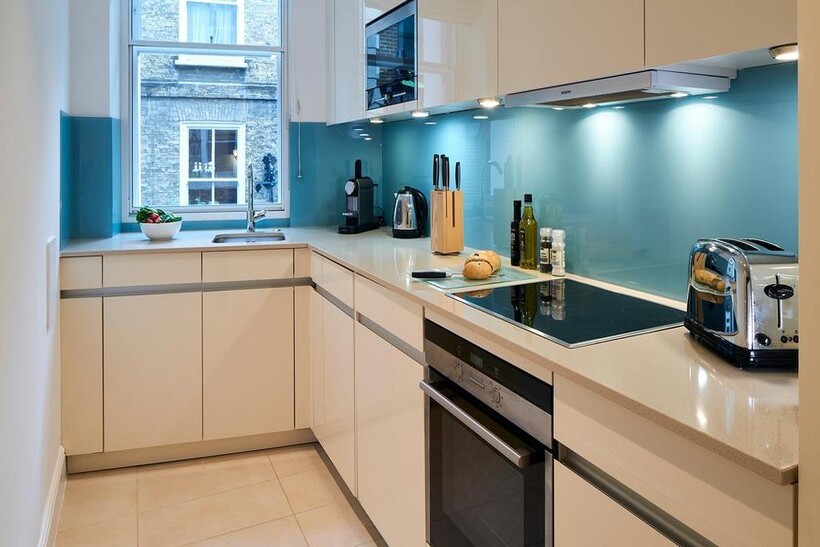 CCH Deluxe-1-Bedroom BBlock-Kitchen.jpg