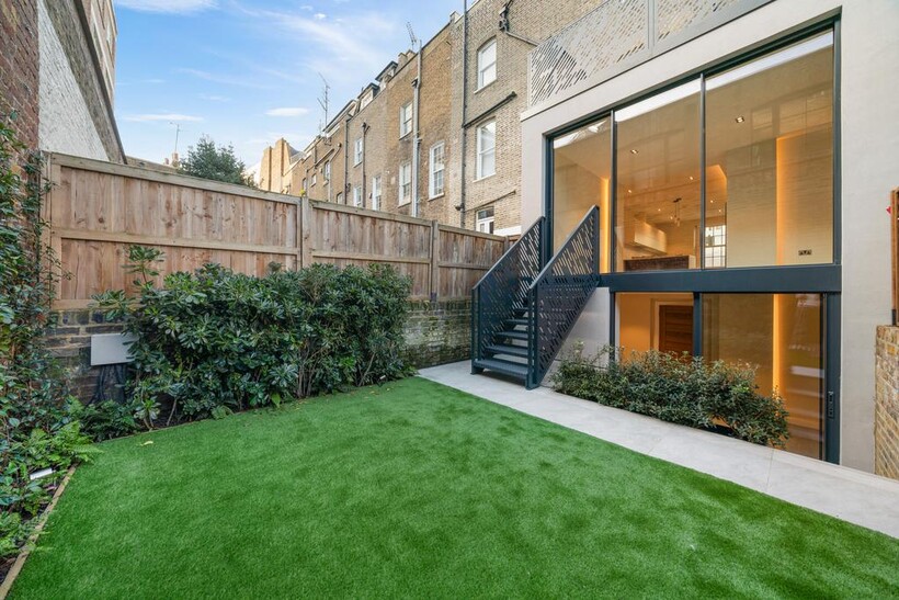 Jamestown Road, London NW1 4 bed terraced house to rent - £8,450 pcm (£1,950 pw)