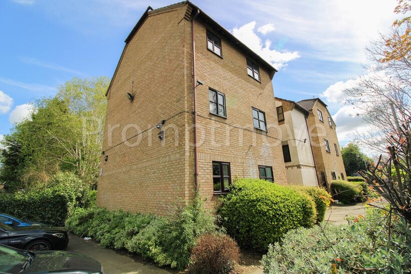 The Ridings Luton LU3 1BY 2 bed flat to rent - £1,100 pcm (£254 pw)