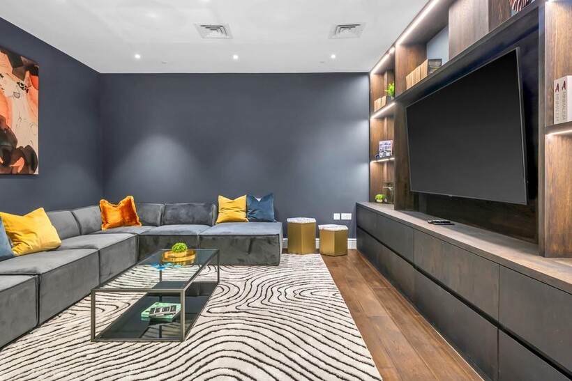 Tottenham Street, London W1T 3 bed serviced apartment to rent - £12,458 pcm (£2,875 pw)