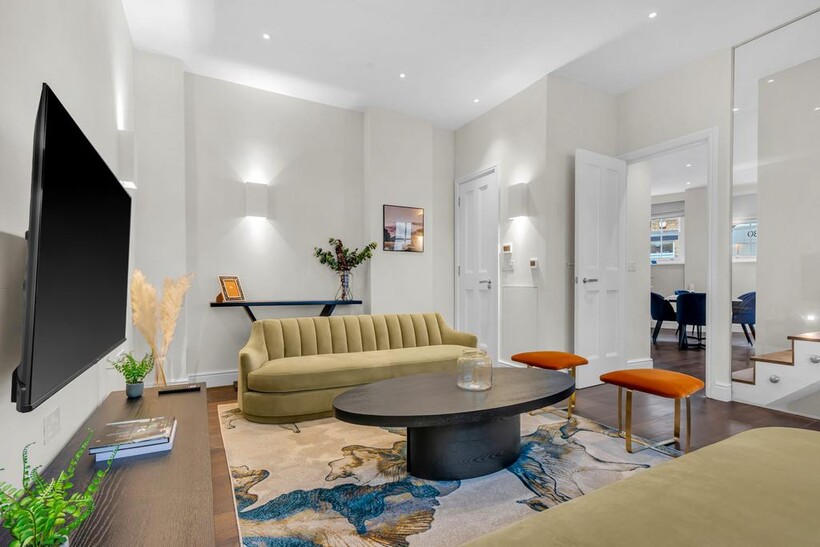 Tottenham Street, London W1T 3 bed serviced apartment to rent - £12,458 pcm (£2,875 pw)