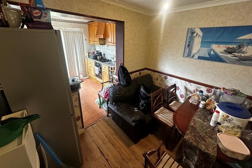 Spacious Fully Furnished Room -... 1 bed in a house share to rent - £525 pcm (£121 pw)