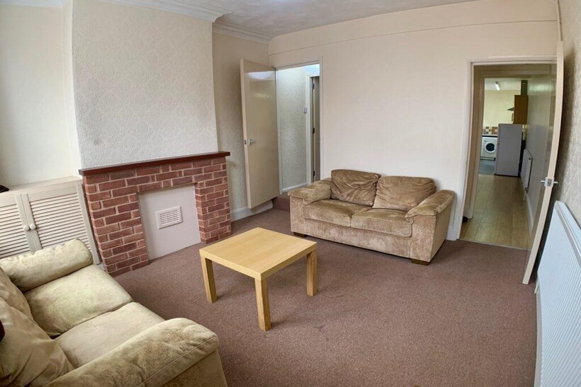Western Road, Leicester LE3 2 bed terraced house to rent - £1,083 pcm (£250 pw)