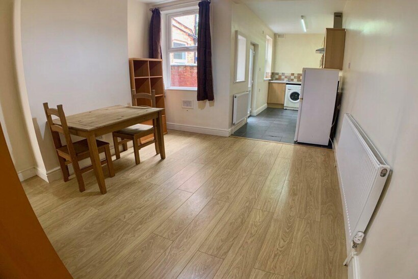 Western Road, Leicester LE3 2 bed terraced house to rent - £1,083 pcm (£250 pw)