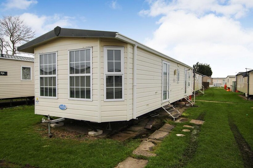 Sheerness Holiday Park, Halfway Road... 2 bed bungalow to rent - £700 pcm (£162 pw)