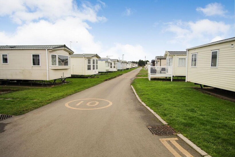 Sheerness Holiday Park, Halfway Road... 2 bed bungalow to rent - £700 pcm (£162 pw)