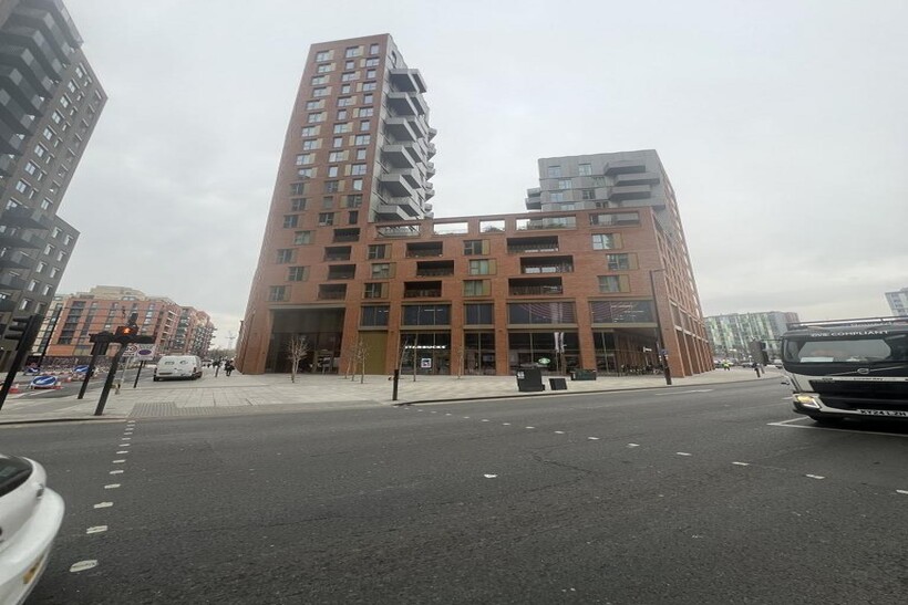East Apartments, The Tottenham Hale... 2 bed terraced house to rent - £2,350 pcm (£542 pw)