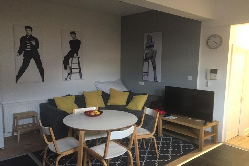 Nottingham NG7 4 bed flat to rent - £430 pcm (£99 pw)