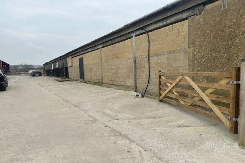 THE OLD DAIRY BARROW HILL FARM... Property to rent - £583 pcm (£135 pw)