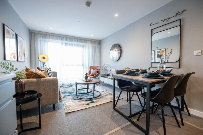 at Stockport, The Ironworks, 85... 2 bed flat to rent - £1,225 pcm (£283 pw)