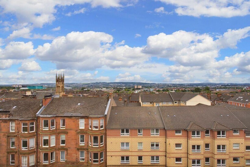 Finlay Drive, Glasgow G31 2 bed flat to rent - £1,295 pcm (£299 pw)