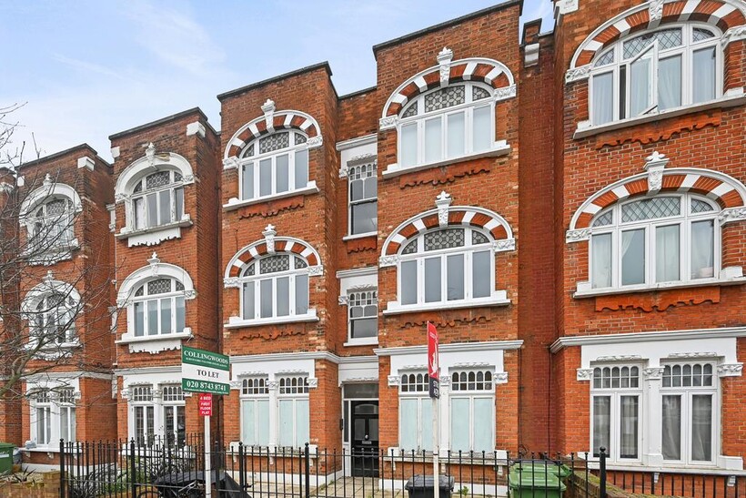 Stanlake Road, London W12 4 bed flat to rent - £3,750 pcm (£865 pw)