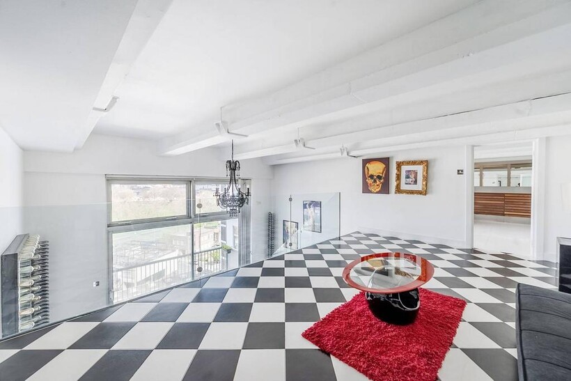 Peterborough Road, Parsons Green... 3 bed flat to rent - £7,150 pcm (£1,650 pw)