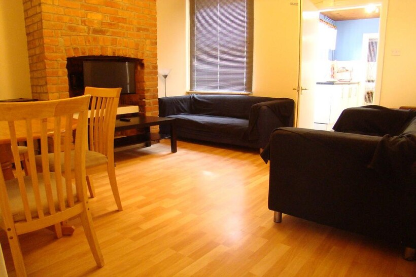 Nottingham NG7 3 bed house to rent - £1,108 pcm (£256 pw)