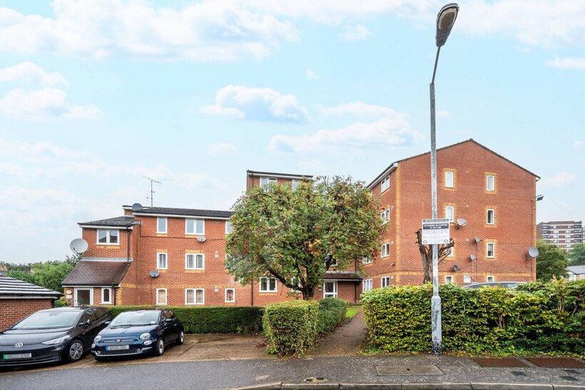 Armoury Road, Deptford, London, SE8 1 bed flat to rent - £2,275 pcm (£525 pw)