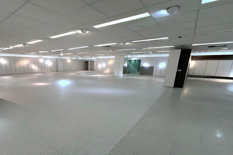 Crawley High Street, Crawley, West... Retail property (high street) to rent - £3,750 pcm (£865 pw)