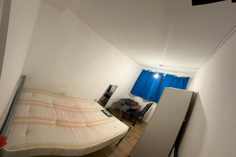 Mile End Road, London E3 1 bed in a house share to rent - £950 pcm (£219 pw)