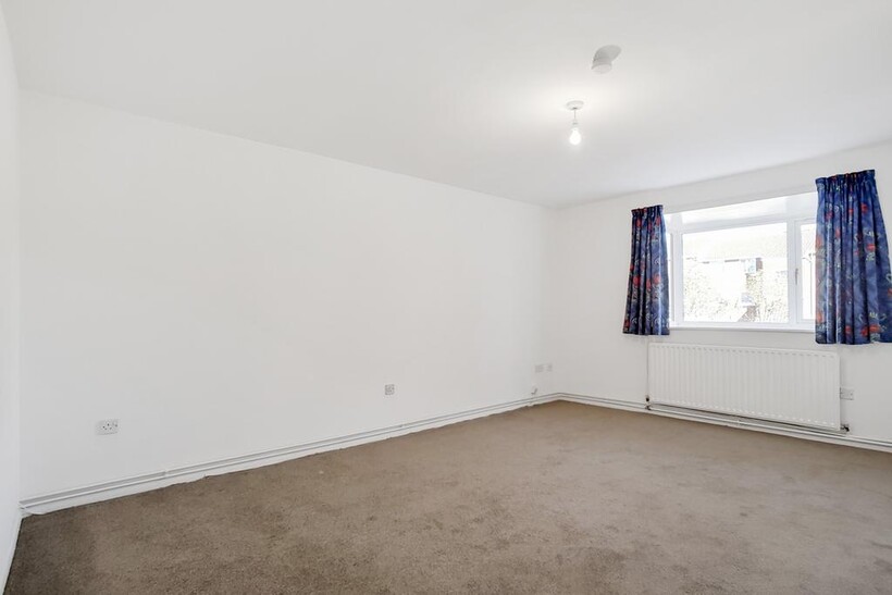 Makepeace Road, Northolt, Middlesex, UB5 2 bed flat to rent - £1,550 pcm (£358 pw)