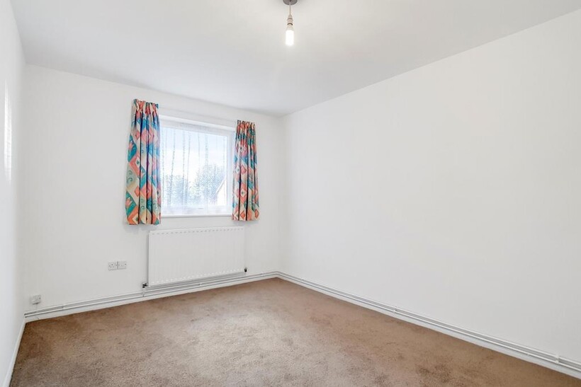 Makepeace Road, Northolt, Middlesex, UB5 2 bed flat to rent - £1,550 pcm (£358 pw)