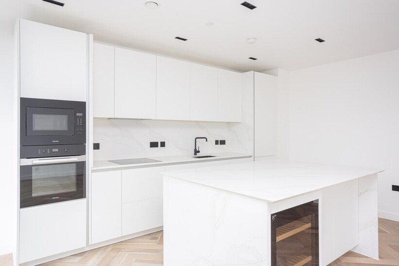 Cluny Mews, Kensington SW5 2 bed apartment to rent - £4,767 pcm (£1,100 pw)