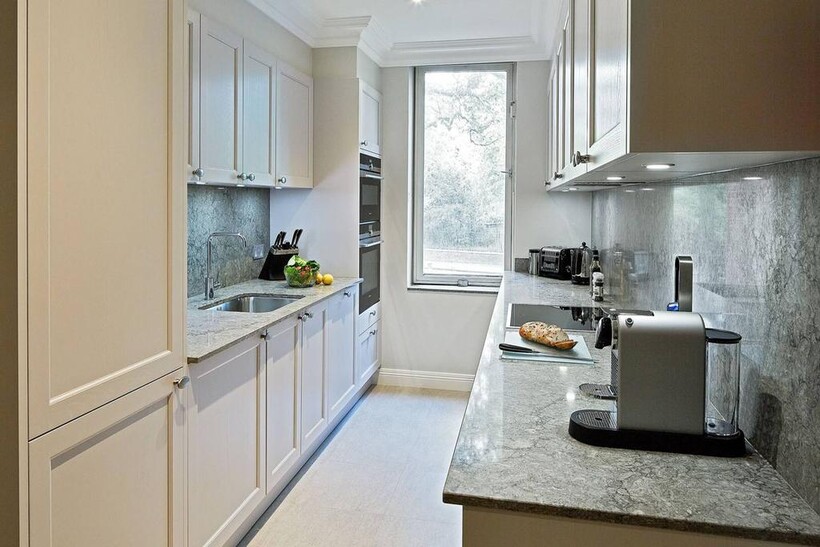 Cheval Thorney Court, Kensington... 3 bed flat to rent - £40,040 pcm (£9,240 pw)