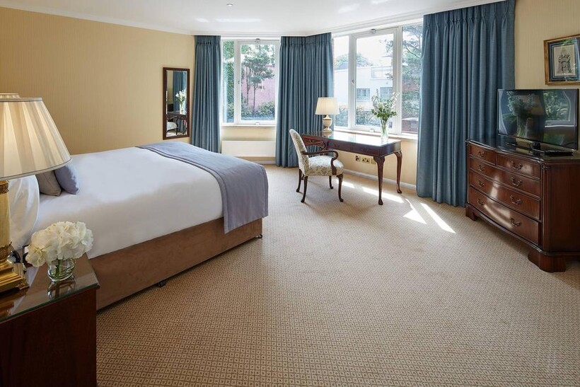 Cheval Thorney Court, Kensington... 2 bed terraced house to rent - £17,290 pcm (£3,990 pw)