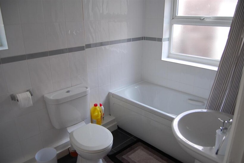 Foxhall Road, Ipswich 1 bed semi-detached house to rent - £495 pcm (£114 pw)
