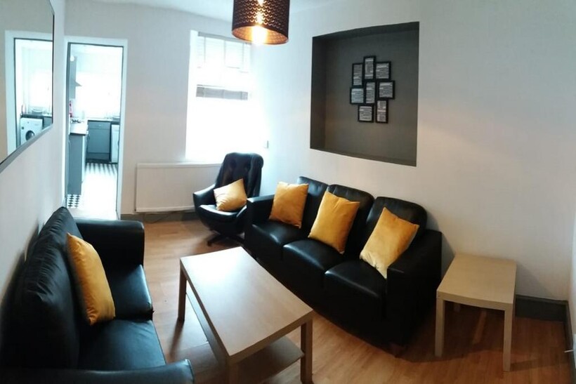 63 Norfolk Street Lou