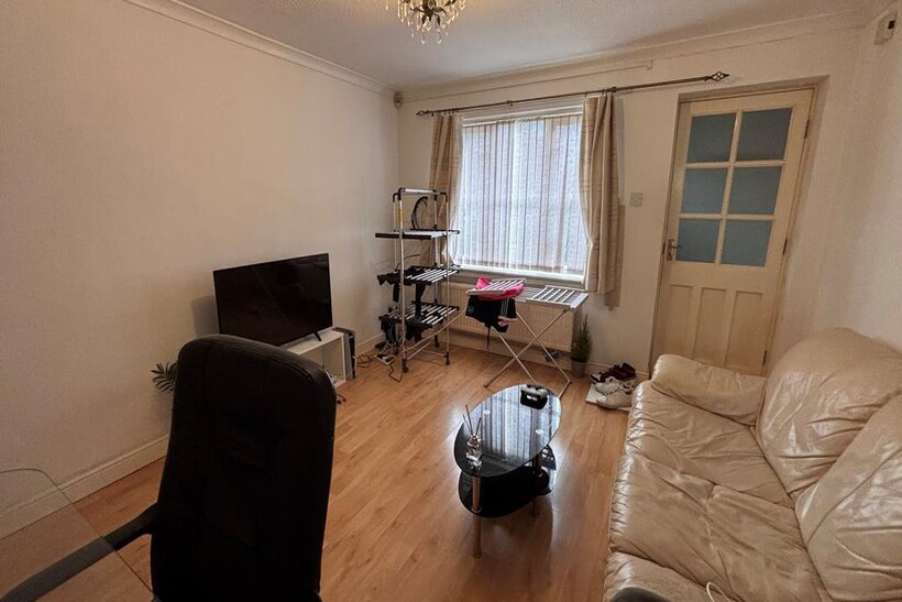 Hazelmere Grove, NG7 2 bed semi-detached house to rent - £1,095 pcm (£253 pw)