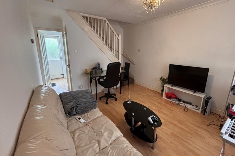 Hazelmere Grove, NG7 2 bed semi-detached house to rent - £1,095 pcm (£253 pw)