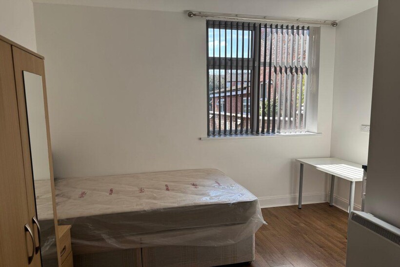 En-Suite Room – Upperton Road... 1 bed block of apartments to rent - £575 pcm (£133 pw)