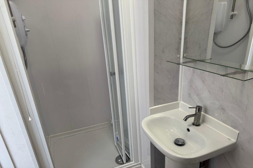 En-Suite Room – Upperton Road... 1 bed block of apartments to rent - £575 pcm (£133 pw)