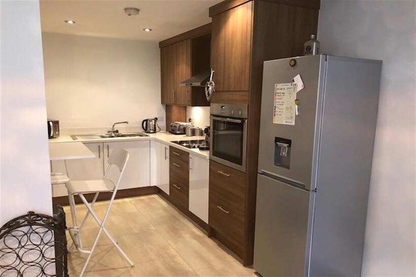 Rocksborough House, Warwick Road B92 7GA 2 bed apartment to rent - £1,140 pcm (£263 pw)
