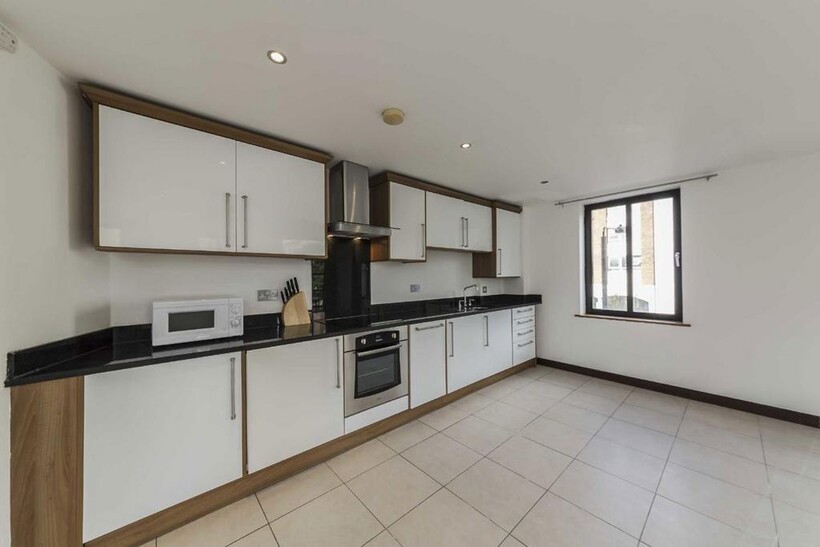 Malden Road, London NW5 2 bed flat to rent - £2,548 pcm (£588 pw)