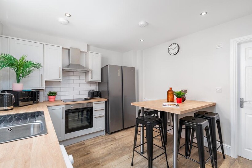 Brook Street, Ilkley LS29 4 bed flat share to rent - £675 pcm (£156 pw)