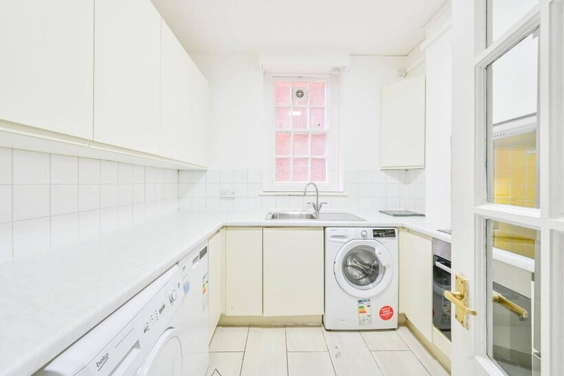 Grove End Road, St John's Wood... 2 bed flat to rent - £2,550 pcm (£588 pw)