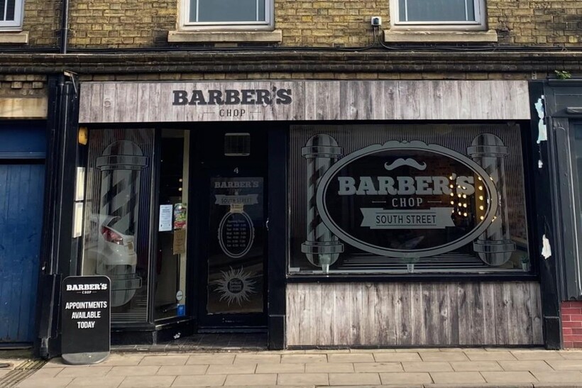 South Street, Bourne Retail property (high street) to rent - £833 pcm (£192 pw)