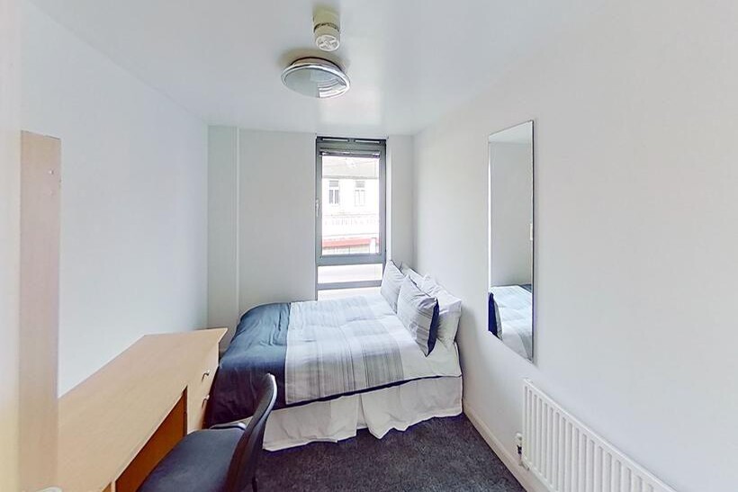 160 Mansfield Road, NOTTINGHAM NG1 3HW 6 bed house to rent - £2,574 pcm (£594 pw)